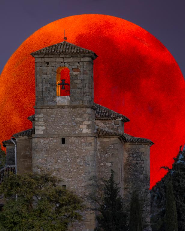 Watch the Super Flower Blood Moon Total Lunar Eclipse Discovery